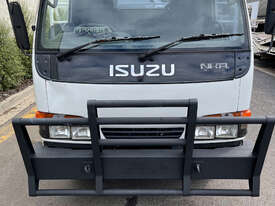 Isuzu NKR Tray Truck - picture2' - Click to enlarge