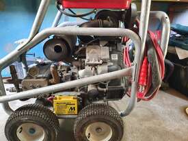 12,000 psi Aussie pumps hydro blaster - picture0' - Click to enlarge