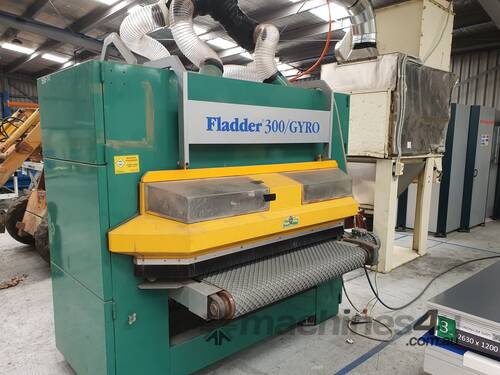 Fladder Model 300/GYRO automatic, feed-thru denibbing and finish sander