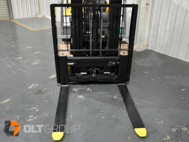 TCM 2.5 Tonne Forklift LPG 4800mm Container Mast Sideshift Markless Solid Tyres - picture2' - Click to enlarge