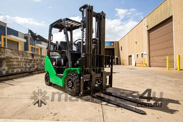 Larsa 1.8T Forklift with Container Mast *NISSAN POWERED*