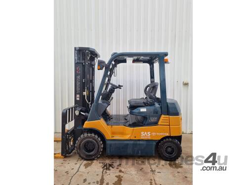 Toyota 2.5T Electric 4 Wheel Counterbalance Forklift with new batteries