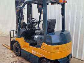 Toyota 2.5T Electric 4 Wheel Counterbalance Forklift with new batteries - picture1' - Click to enlarge