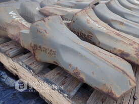 PALLET COMPRISING OF BUCKET TEETH (UNUSED) - picture1' - Click to enlarge