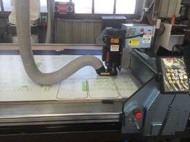 CNC ROUTING MACHINE - picture0' - Click to enlarge