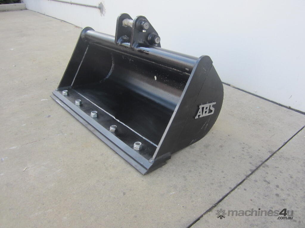 New australian bucket supplies Yanmar 01 Tonne Mud Bucket 720mm