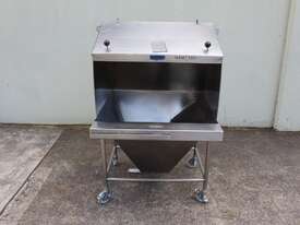 Stainless Steel Transfer Hopper. - picture1' - Click to enlarge