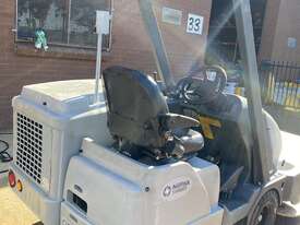 Nilfisk SW8000 Sweeper 2500 hours DIESEL - picture1' - Click to enlarge