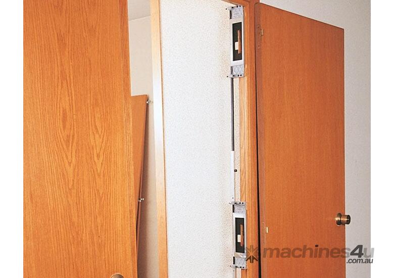 caption AO93 Three-Body Template Holder For Fitting Hinges 3600000 by Virutex
