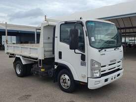 Isuzu NPR200 - picture0' - Click to enlarge