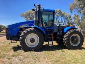 New Holland T9040 HD - picture2' - Click to enlarge