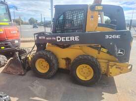 Used John Deere 326E - picture0' - Click to enlarge