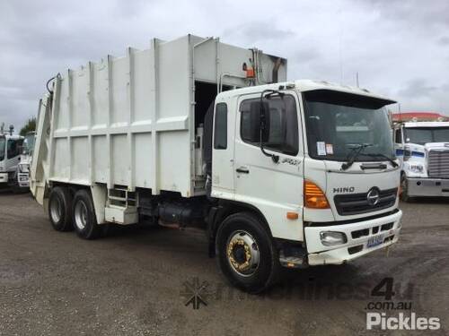 2003 Hino FM1J