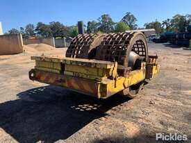 Hyster Grid Roller 1800mmx1600mm Drum, Over All Length 5400mmx2060mm, Bartlett Ball Hitch, Adjustabl - picture0' - Click to enlarge