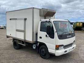 Isuzu NPR - picture0' - Click to enlarge