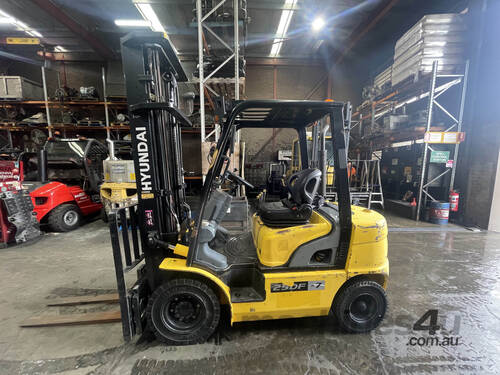 2.5 Tonne Hyundai Forklift For Sale