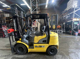 2.5 Tonne Hyundai Forklift For Sale - picture1' - Click to enlarge