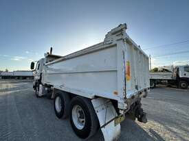 2016 ISUZU GIGA CXY 455 TIPPER TRUCK - picture2' - Click to enlarge