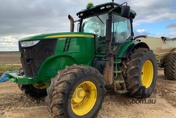 2011 John Deere 7230R Row Crop Tractors 2011 John Deere 7230R Row Crop Tractors