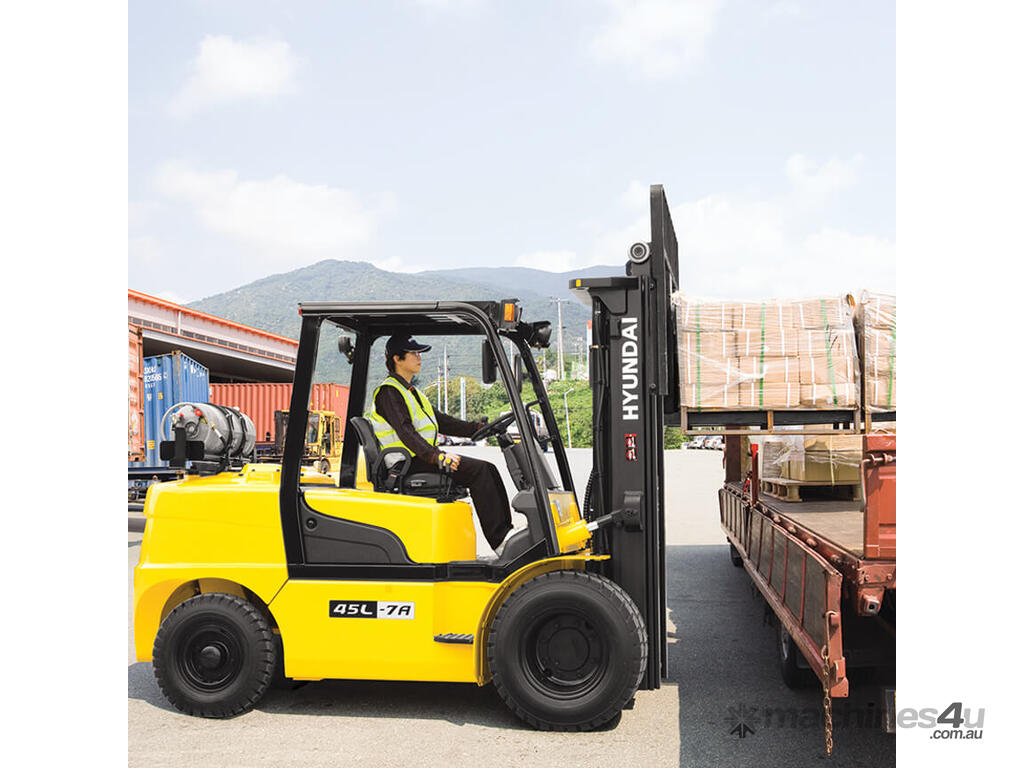 New hyundai 40L7A Counterbalance Forklifts in BIBRA LAKE, WA