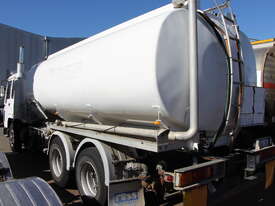 1993 VOLVO FL10 TANK TRUCK - picture2' - Click to enlarge