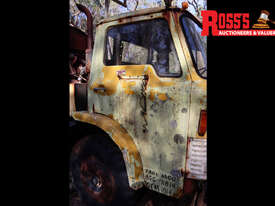 4x2 FORD DIESEL TRUCK - picture0' - Click to enlarge