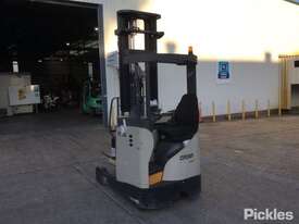 Crown Electric Pallet Forklift - picture0' - Click to enlarge