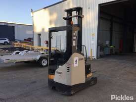 Crown Electric Pallet Forklift - picture0' - Click to enlarge