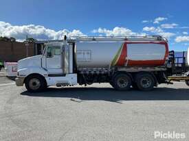 2000 Kenworth T401 Fuel Tanker Day Cab - picture2' - Click to enlarge