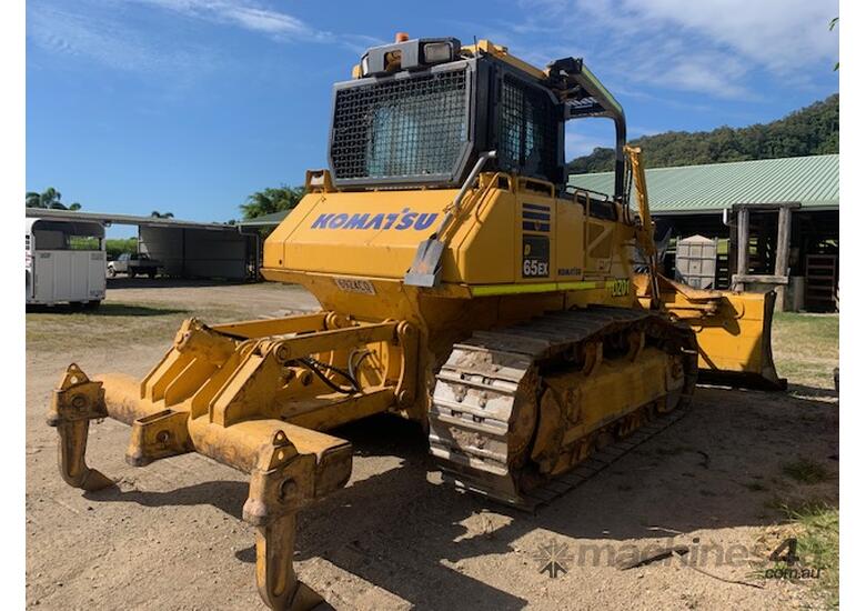 caption 2011 Komatsu D65 EX-17 Dozer
