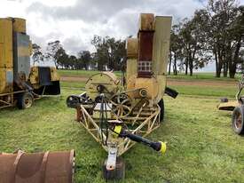 Horwood Bagshaw Clover Harvester Twin Pull - picture0' - Click to enlarge