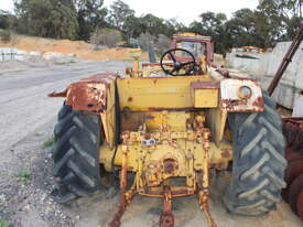 CHAMBERLAIN TRACTOR - picture2' - Click to enlarge