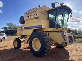 New Holland TR99 Header, 39ft Front & Canola Front - picture1' - Click to enlarge