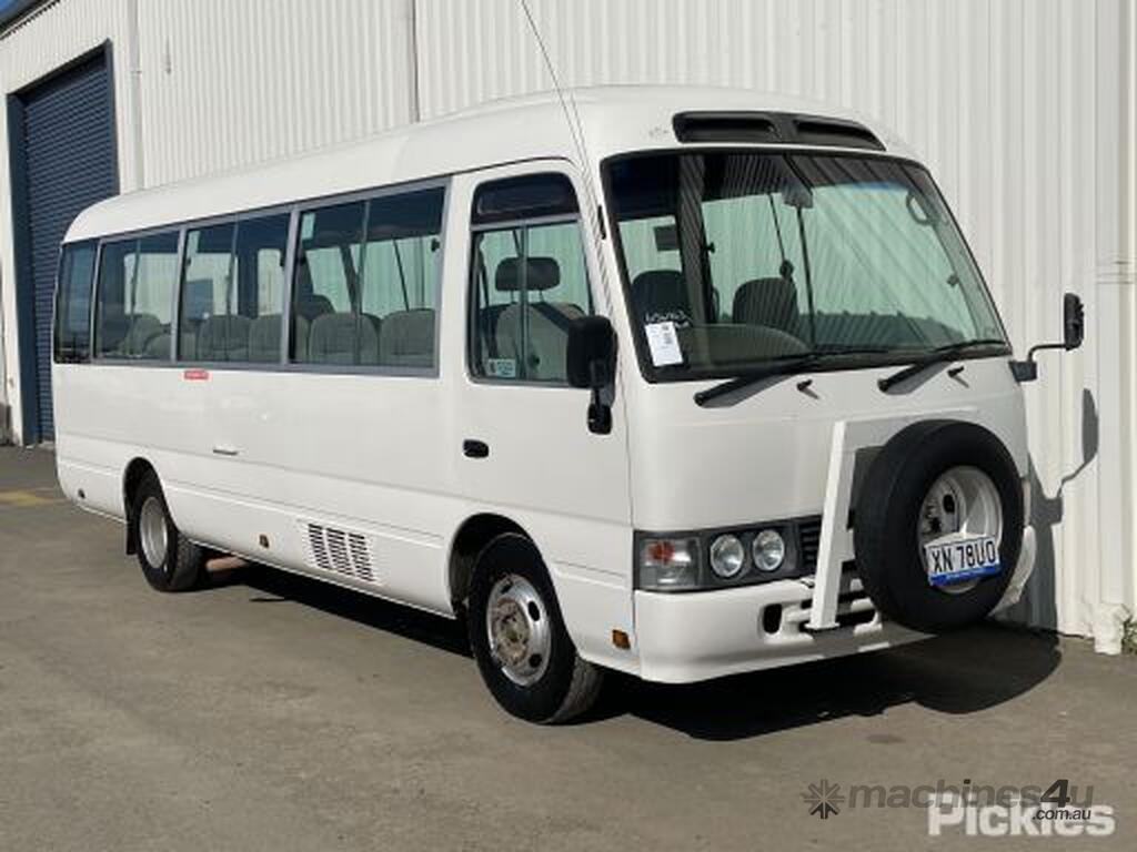 Buy Used 1998 Toyota COASTER 50 SERIES Pantech Truck in Listed