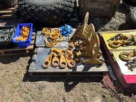 Assorted Lifting Gear - picture0' - Click to enlarge