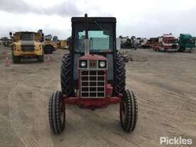 International 685 Tractor 4 x 2 - picture0' - Click to enlarge