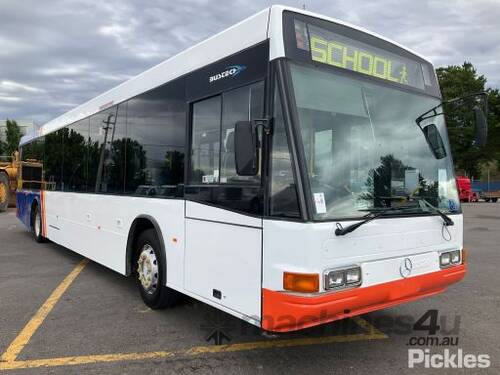 2000 Mercedes Benz 405NH Bus