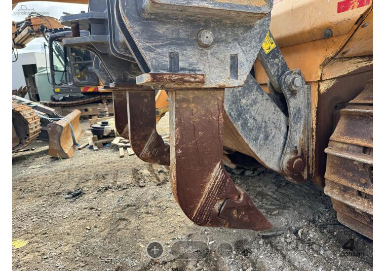 caption 2018 Case 2050M Crawler Dozer | GPS wired