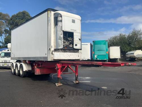 2002 Maxitrans ST3 Tri Axle Roll Back Refrigerated Pantech A Trailer