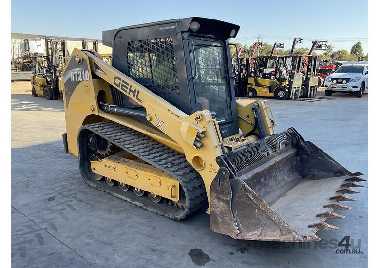 caption Gehl RT210 Tracked Skid Steer Loader Low 1040 Hours YOM 2019