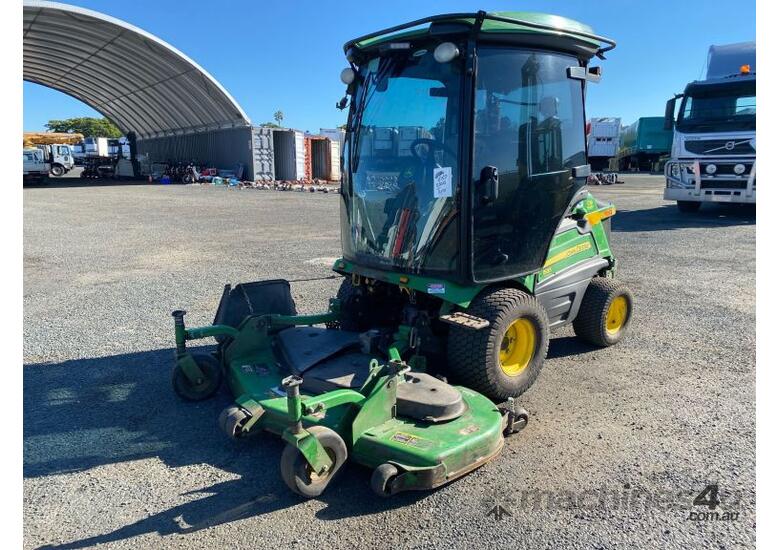 Used 2016 John Deere 1585 TERRAINCUT Tray Truck in , - Listed on Machines4u