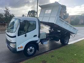 Truck Tipper Hino 4 Tonne 2004 Ex-council 117497km Keverick Crane 1GTA825 SN1612 - picture1' - Click to enlarge