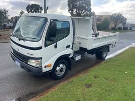 Truck Tipper Hino 4 Tonne 2004 Ex-council 117497km Keverick Crane 1GTA825 SN1612 - picture2' - Click to enlarge