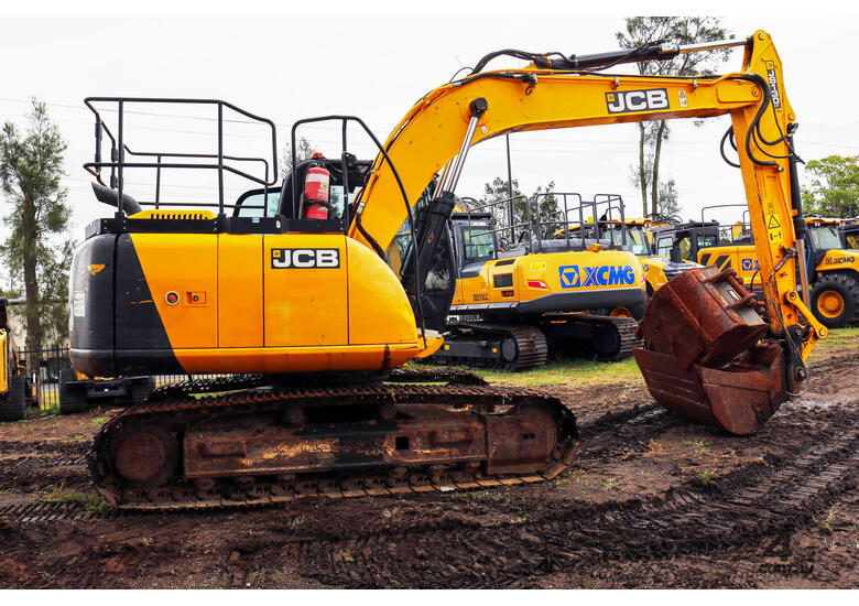 caption Price Reduction! 2016 JCB JS130LC Tracked Excavator – High Performance