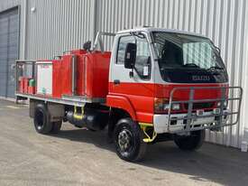 2001 Isuzu NPS 4X4 Rural Fire Truck - picture0' - Click to enlarge