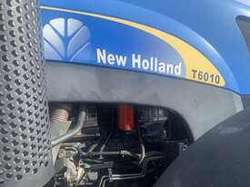 2001 New Holland T6010 - picture2' - Click to enlarge