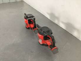 Milwaukee cordless compact vacuums - picture0' - Click to enlarge