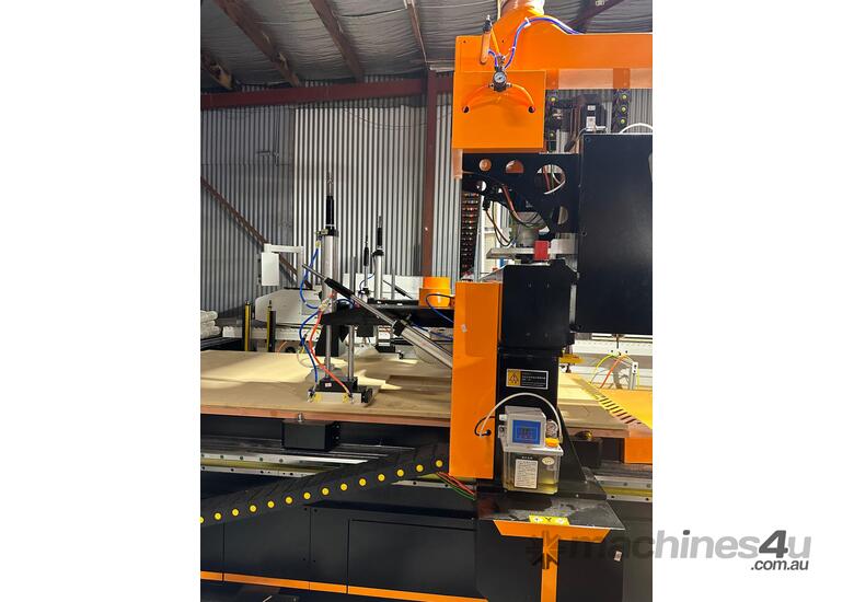 caption Madbytes CNC Router & Plasma Cutter - 1300mm x 2500mm Working Area with Precision Auto Tool Changer