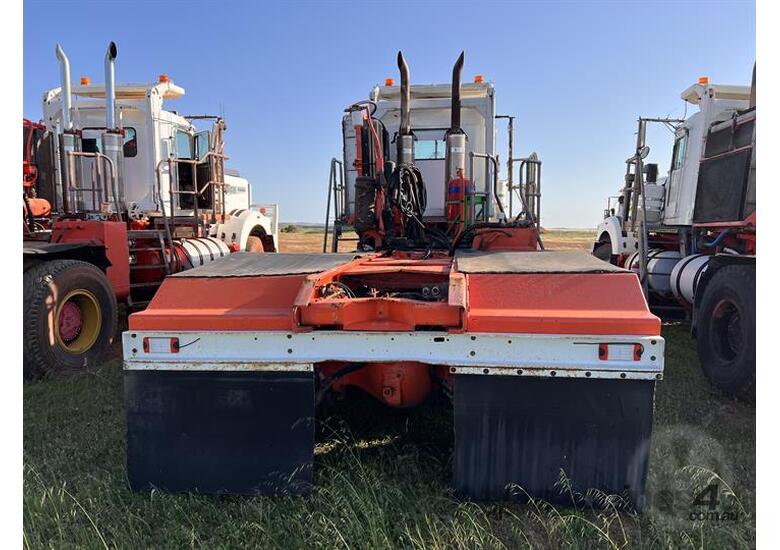 caption Kenworth C540