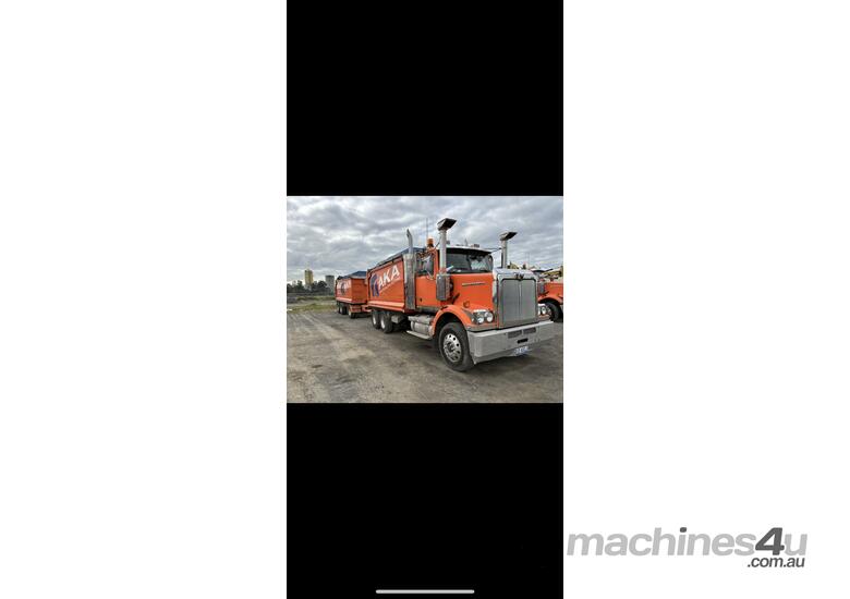 caption 2011 WESTERN STAR 4800FX